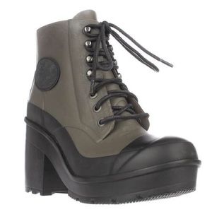 Hunter Block Heel Lace Up Rain Booties - size 8